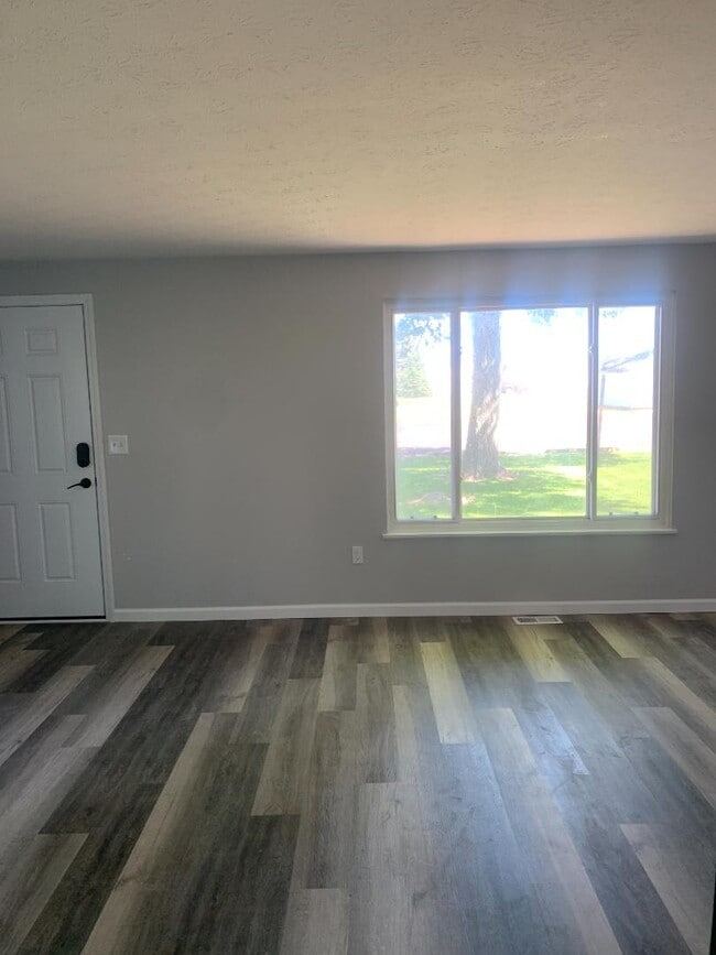 Photo - 5510 Beavercrest Dr