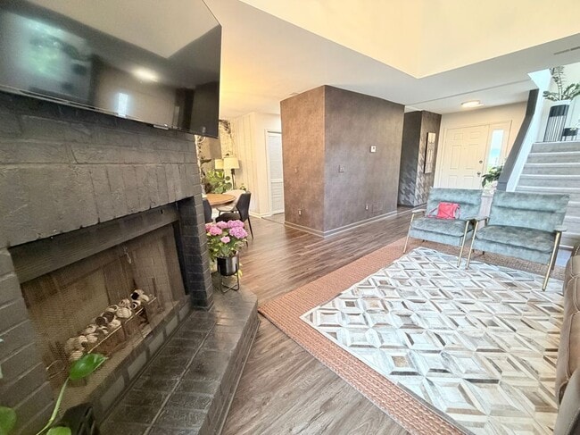 Photo - 1145 Berkley Dr SE
