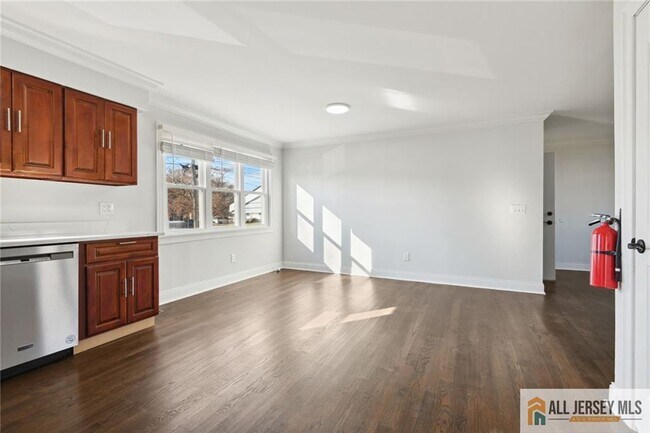 Photo - 2227 Lewis Pl