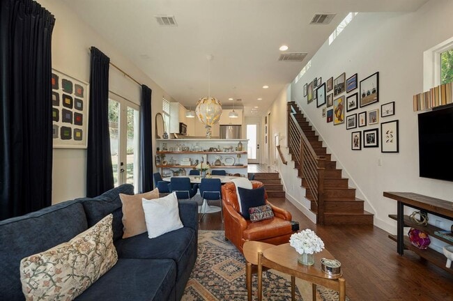 Building Photo - 2812 Oak Springs Dr