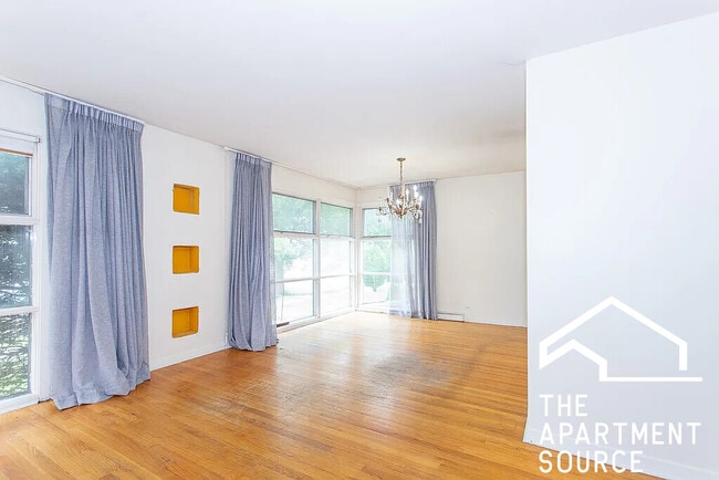 Photo - 7407 N California Ave