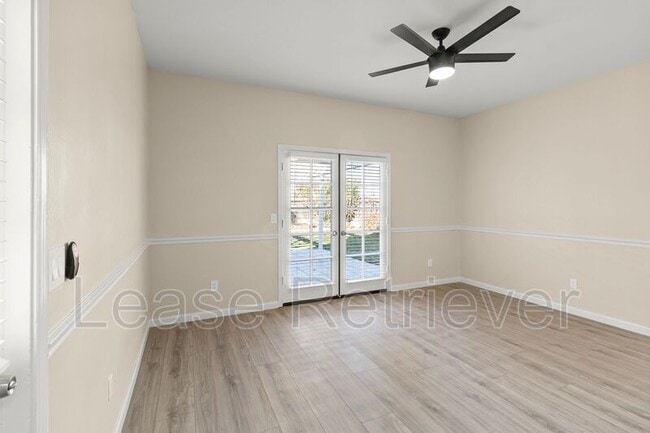 Photo - 825 Heritage Pl