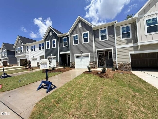 Photo - 228 Deercroft Dr