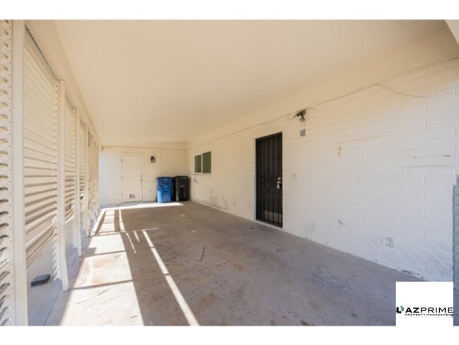 Photo - Modern 2/2 Mesa Duplex Unit!