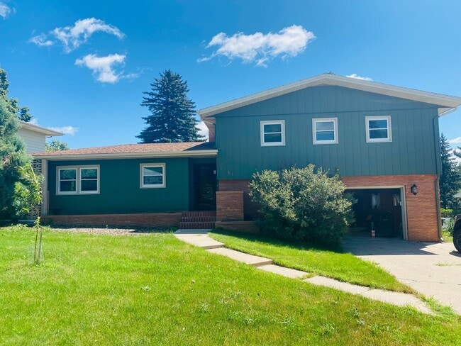 3 bedroom - 2.5 bathroom - Single Family Home - 3 bedroom - 2.5 bathroom - Single Family Home