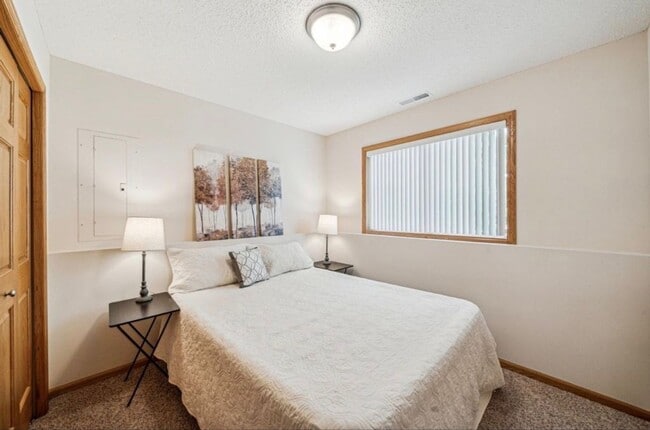 Photo - 8315 Cedarview Cir