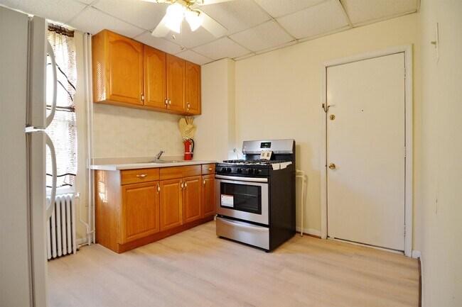 Photo - 127-129-129 W 3rd St Unit 2