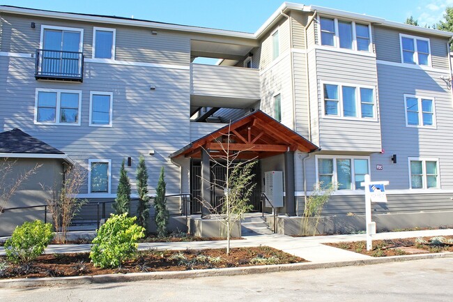 Building Photo - 6155 N Minnesota Ave - Bamboo Court II Rental