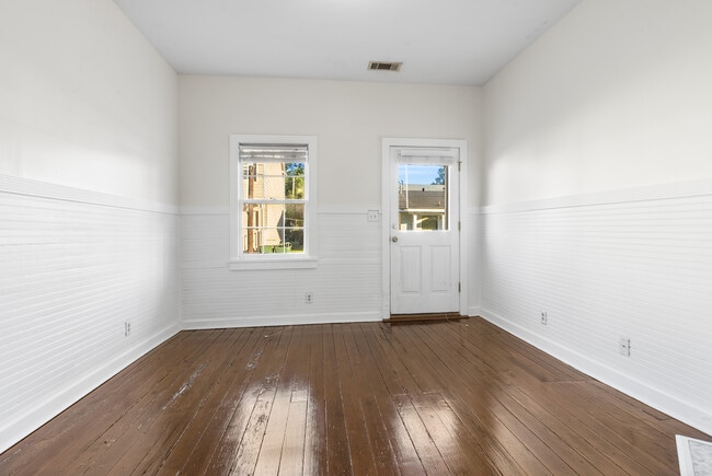 Photo - 609 Mercer St