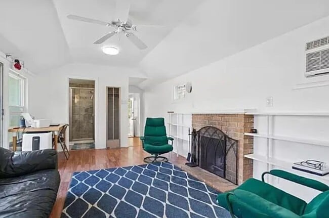 Photo - 55th40&42 Unit 55th40