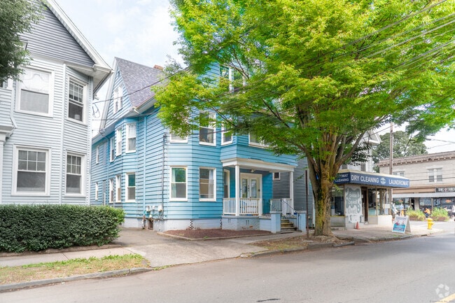 Building Photo - 167 Willow St Unit 1 Rental
