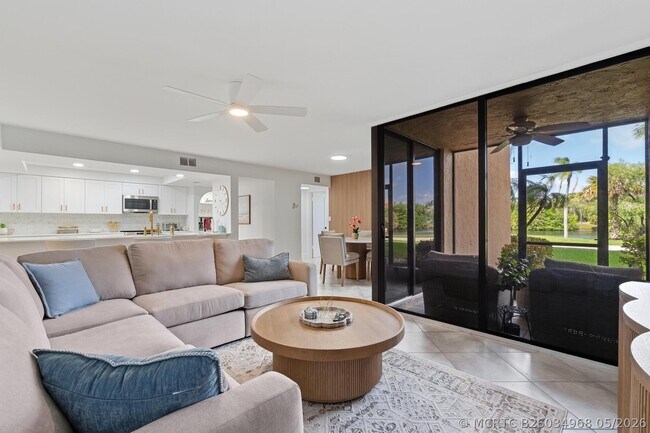 Building Photo - 2455 Lindell Blvd Unit 3103