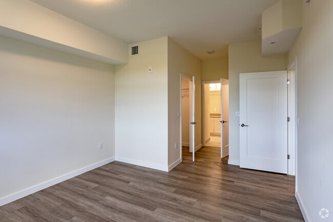 2BR,2BA - Carnation