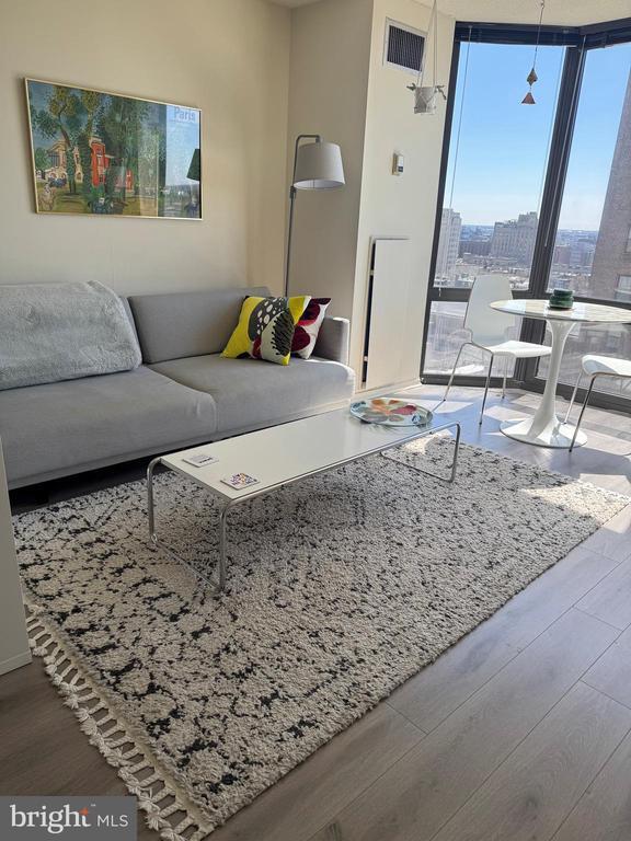 Photo - 2018 Walnut St Unit 17M