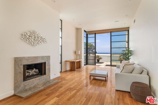 115 Ocean Front Walk