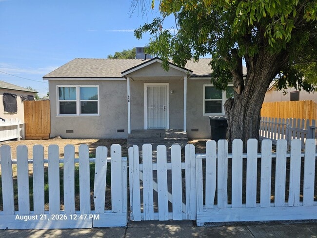 Photo - 848 N E St