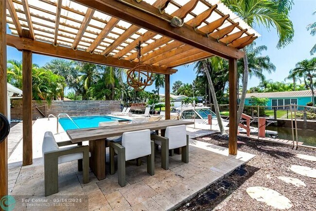 Photo - 1704 SW 4th Ct