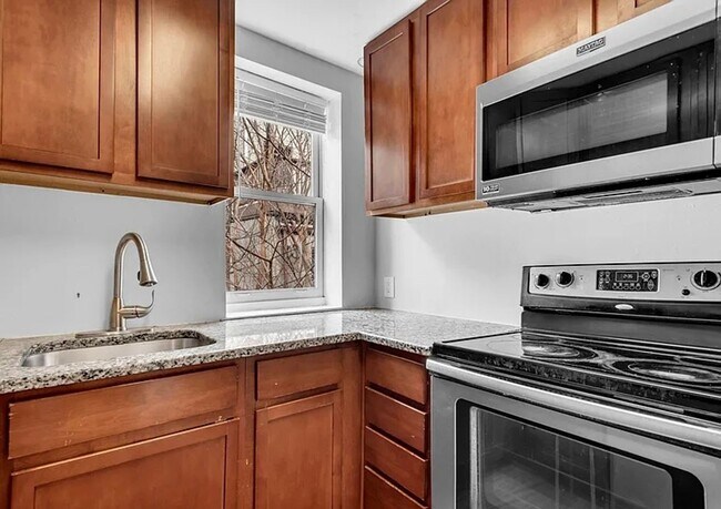 Photo - Beautifully Renovated Townhome in Mt. Vern...