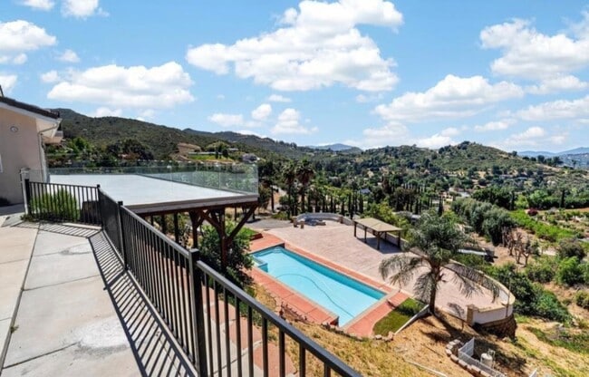 Photo - 1710 Lotus Ln