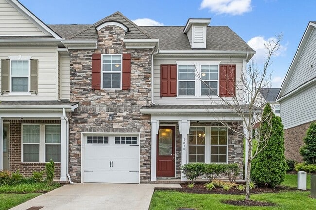 Building Photo - 1038 Livingstone Ln
