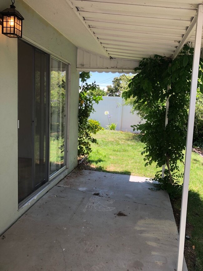 Photo - Charming 2 Bedroom, 1.5 bathroom Duplex
