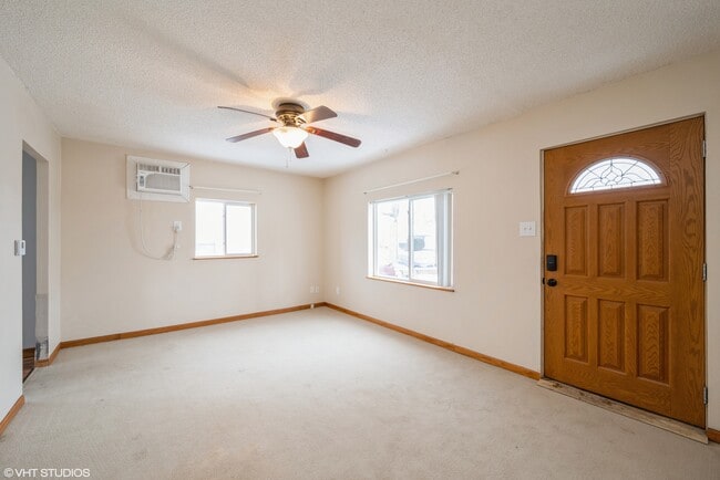 Photo - 3740 Kencrest Dr NE