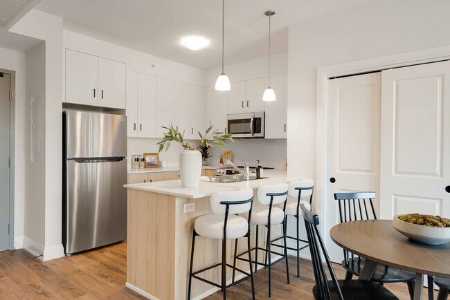 Photo - Bright and Modern 2 bed 2 bath in Upscale ... Unit 204
