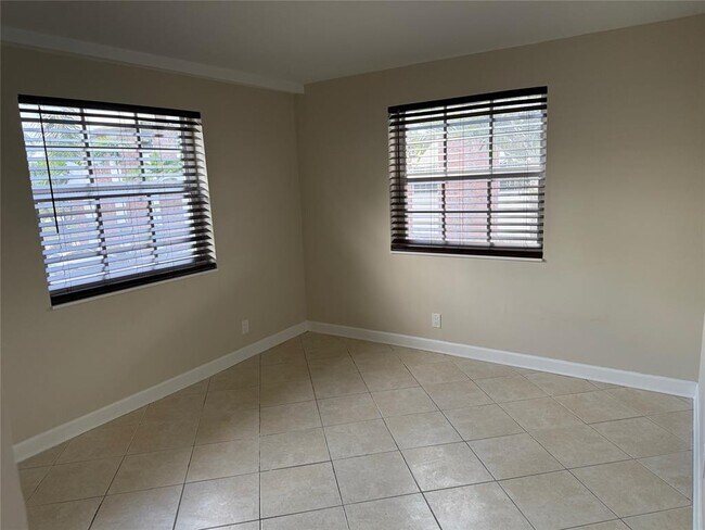 Photo - 2420 SE 17th St Unit 201C