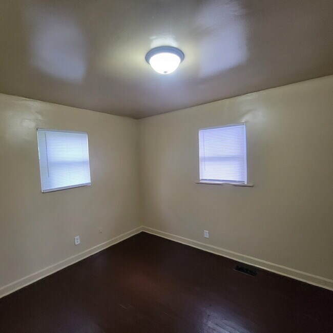 Convenient West Side Location! 3BR/2BA!
