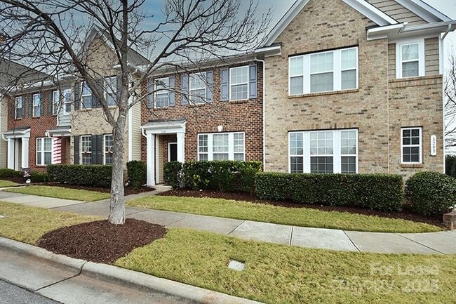 Building Photo - 8204 Viewpoint Lane