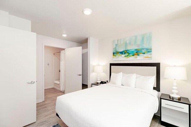 2220 N Glenville Dr Unit SI ID1039339P