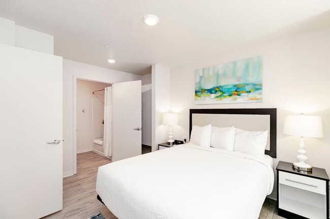 Photo - 2210 N Glenville Dr Unit SI ID1039339P