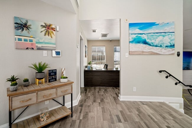 Photo - Tides on Meadowbrook