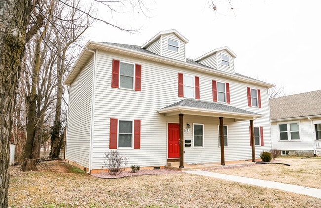 Photo - 831 W Walnut St Unidad 104