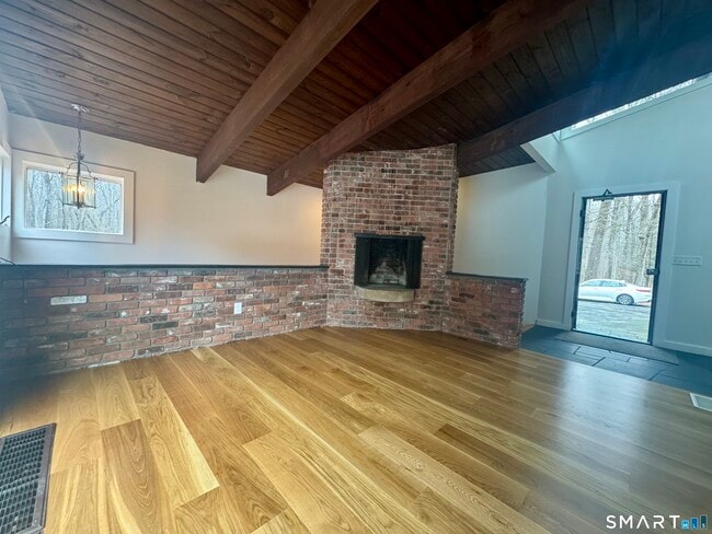 Photo - 860 Oakwood Rd