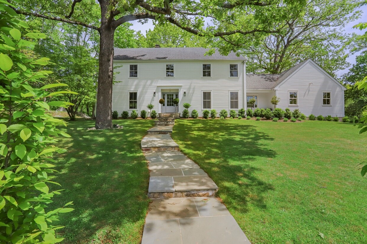 Photo - 41 Shag Bark Rd (Stamford, CT)