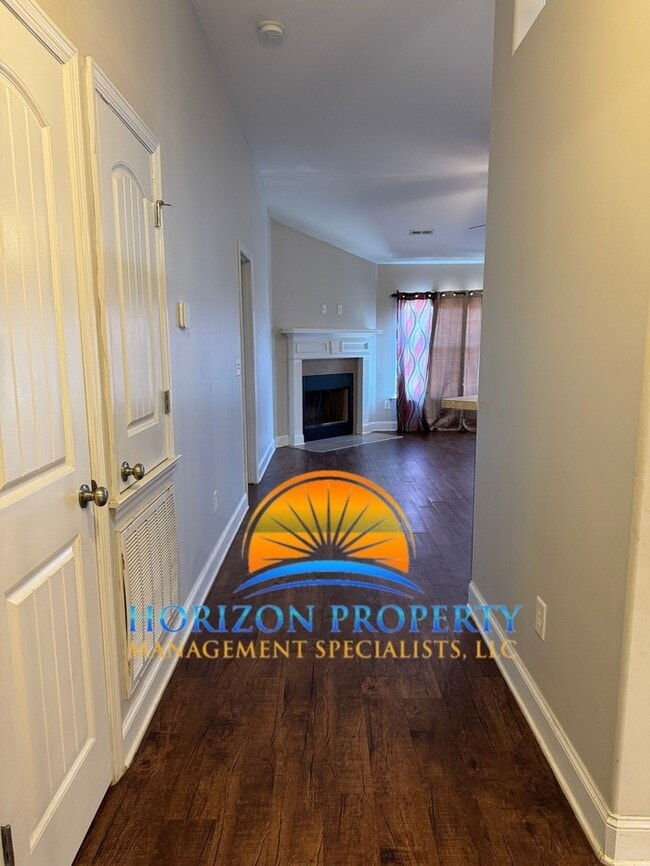 Photo - 117 Rein Dance Ln