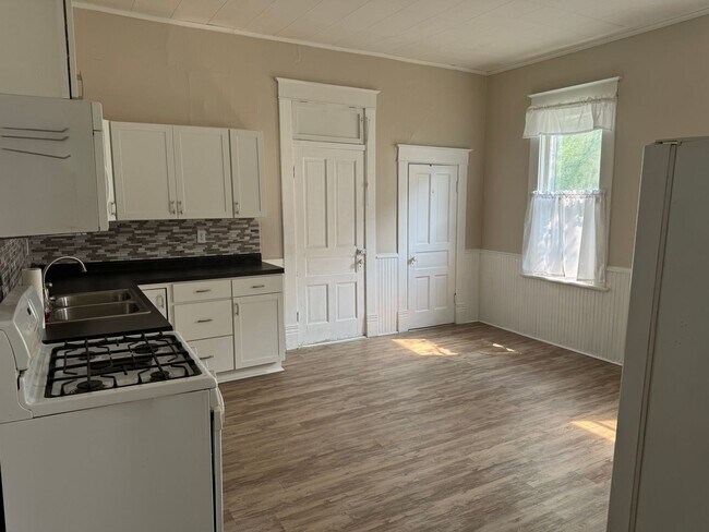 Photo - 2009 Mitchell Ave House