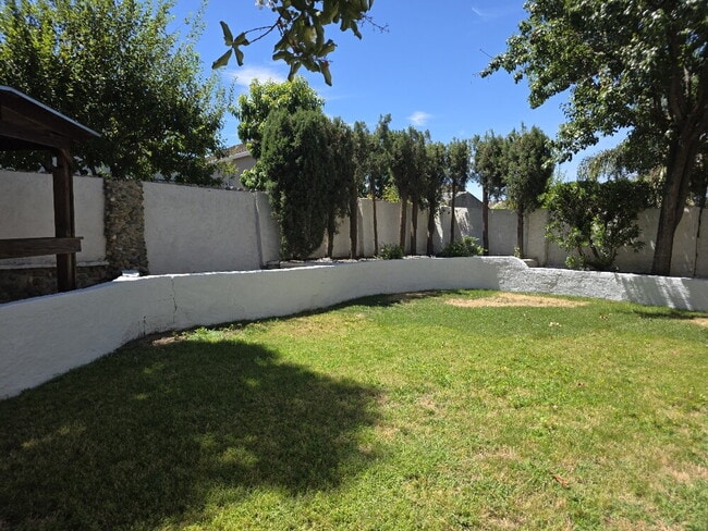 Photo - Beautiful house for rent in Folsom 4 bd 3 bath 1920 sq feet