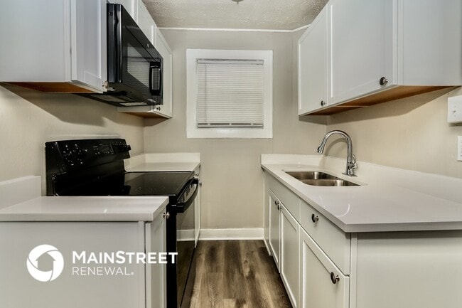 Photo - 4020 Larkwood Ave