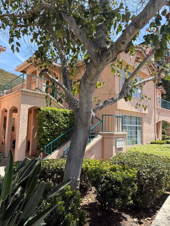 Building Photo - Terrific 2Br/2Ba Condo in gated community of Morada in Rancho Bernardo - Updated 2nd floor