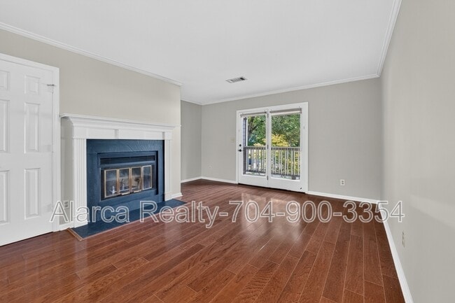 Photo - 333 Circle Ave Unit #R