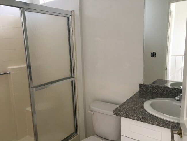450 N Van Ness Ave