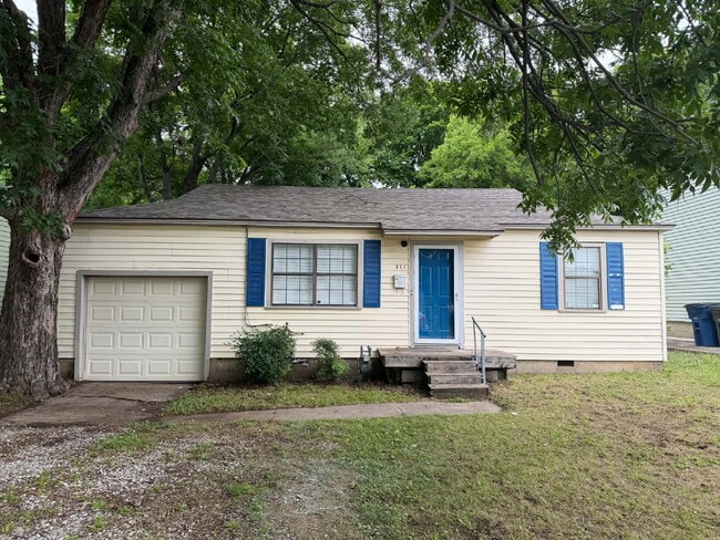 Building Photo - 2 Bedroom, 1 Bath, 1 Car Garage