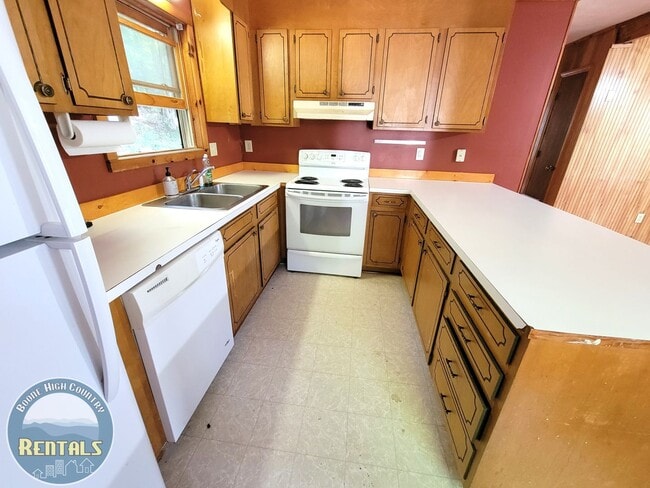 Photo - 2bd/1ba Upstairs Duplex Off Howard's Creek