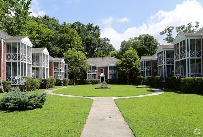 Delmont Gardens - Delmont Gardens Apartments