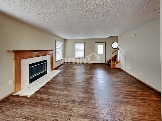 Photo - 825 Whitehead Dr