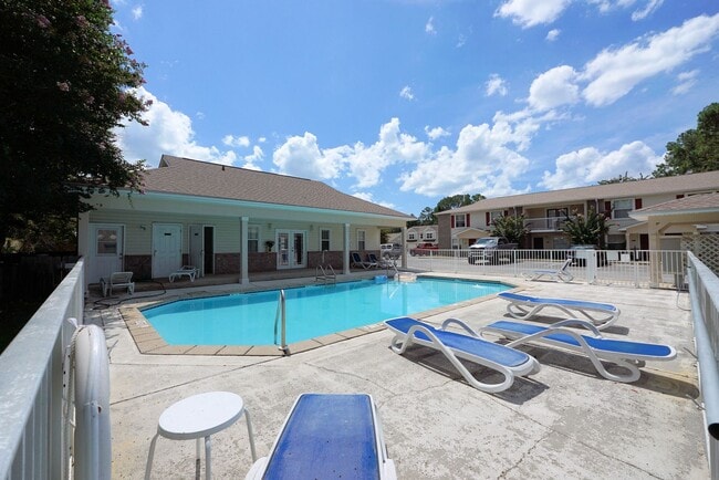 Two bed townhome in Bluewater with a Commu... - Two bed townhome in Bluewater with a Commu...