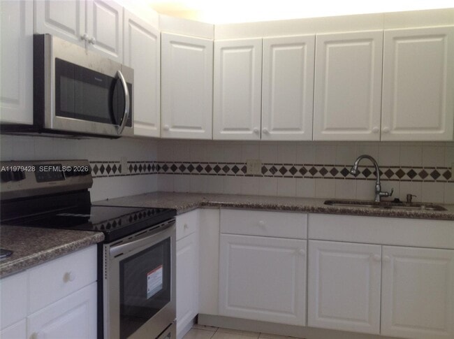 Photo - 16246 Laurel Dr Unit 104