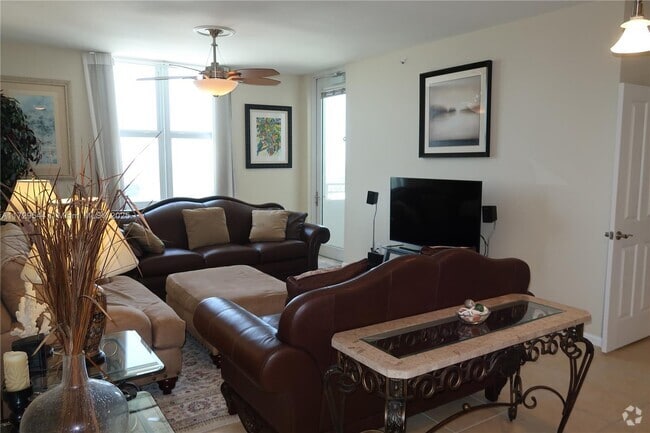 Building Photo - 511 SE 5th Ave Unit 2311 Rental